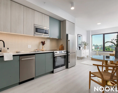 138 Bruckner Boulevard - Photo Thumbnail 6