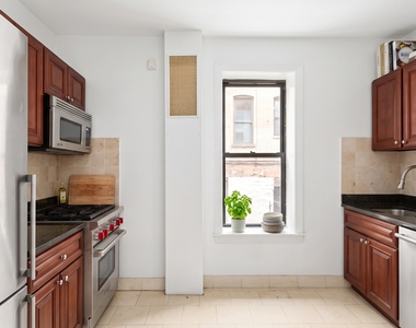 651 West 171st Street - Photo Thumbnail 5