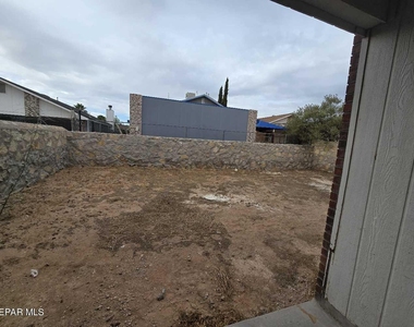 11646 Edward James Avenue - Photo Thumbnail 15