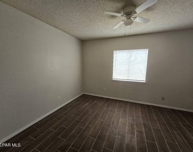 11646 Edward James Avenue - Photo Thumbnail 12