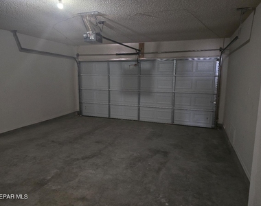 11646 Edward James Avenue - Photo Thumbnail 14