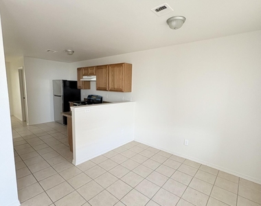 2524 Porter Avenue - Photo Thumbnail 3