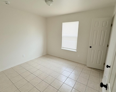 2524 Porter Avenue - Photo Thumbnail 10