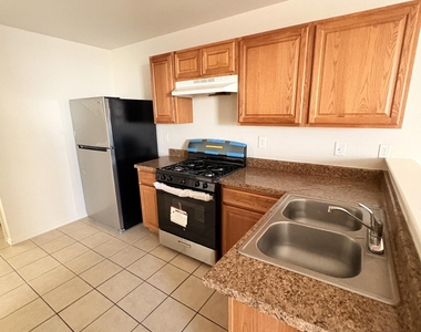 2524 Porter Avenue - Photo Thumbnail 5