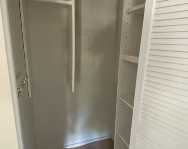 1646 Farmington Avenue - Photo Thumbnail 7