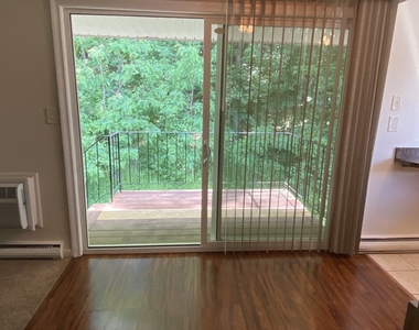 1646 Farmington Avenue - Photo Thumbnail 12