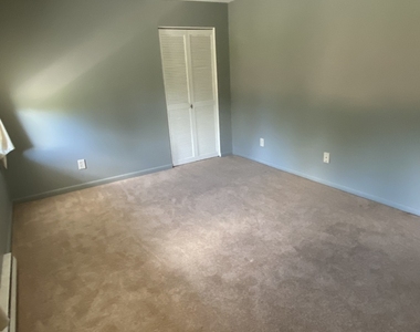 1646 Farmington Avenue - Photo Thumbnail 11