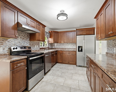 17 Sherman Road - Photo Thumbnail 10