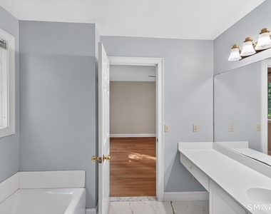 7 Essex Court - Photo Thumbnail 28