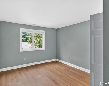 7 Essex Court - Photo Thumbnail 32
