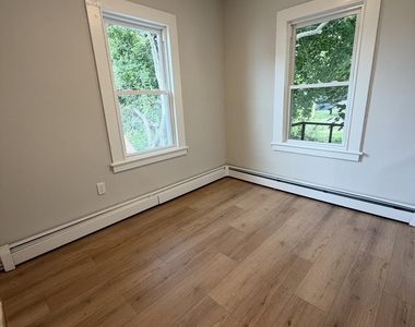 164 Curtis Street - Photo Thumbnail 4