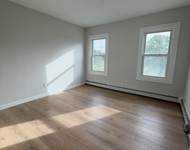164 Curtis Street - Photo Thumbnail 5