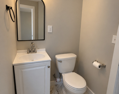 164 Curtis Street - Photo Thumbnail 6