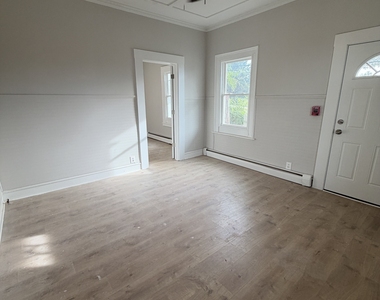 164 Curtis Street - Photo Thumbnail 5