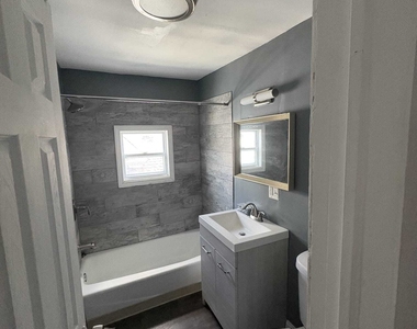 319 Sherman Avenue - Photo Thumbnail 6
