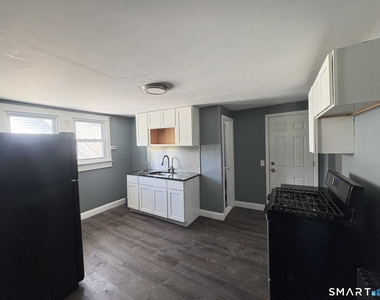 319 Sherman Avenue - Photo Thumbnail 2