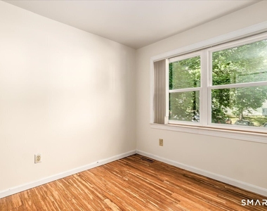 25 Padanaram Road - Photo Thumbnail 8