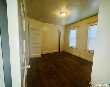 962 Howard Avenue - Photo Thumbnail 7