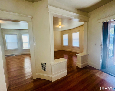 962 Howard Avenue - Photo Thumbnail 2