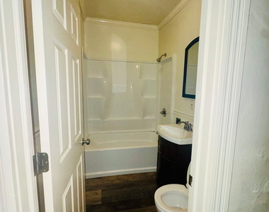 962 Howard Avenue - Photo Thumbnail 6
