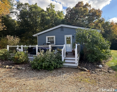 4 Oak Ridge Drive - Photo Thumbnail 2