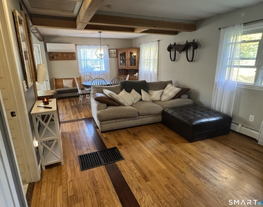 4 Oak Ridge Drive - Photo Thumbnail 10