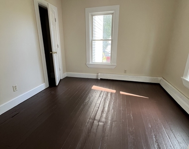 33 Dewey Street - Photo Thumbnail 2