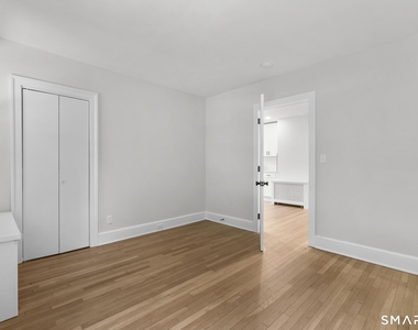 1070 Whitney Avenue - Photo Thumbnail 14