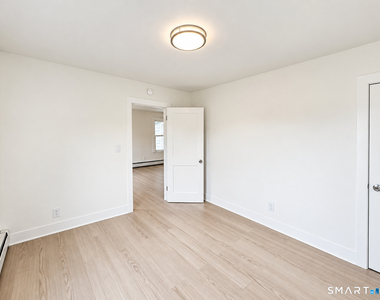 31 Mountain Street - Photo Thumbnail 7
