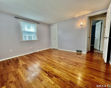140 1/2 Stuart Avenue - Photo Thumbnail 8