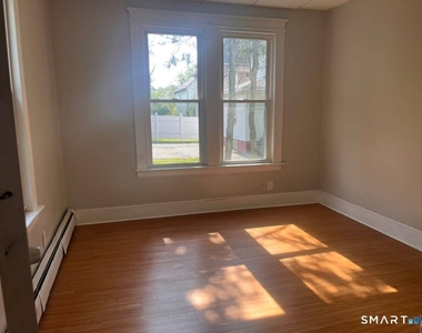 96 Burritt Street - Photo Thumbnail 13