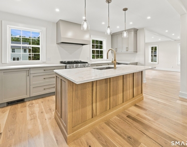 102 Newtown Turnpike - Photo Thumbnail 5