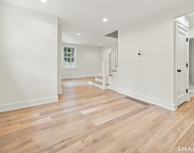 102 Newtown Turnpike - Photo Thumbnail 16