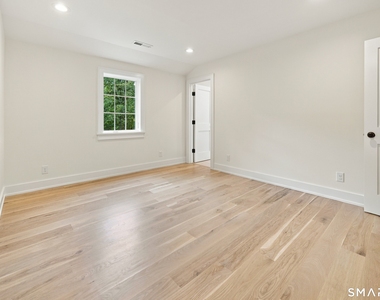 102 Newtown Turnpike - Photo Thumbnail 23