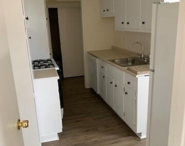 39 Glenbrook Road - Photo Thumbnail 13
