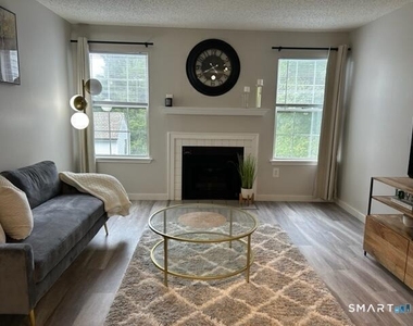 100 Glenbrook Road - Photo Thumbnail 11