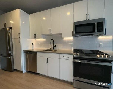 711 Summer Street - Photo Thumbnail 2