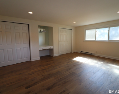 374 Main Street - Photo Thumbnail 10