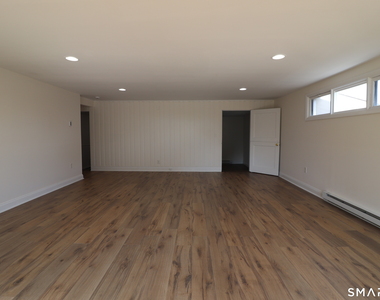 374 Main Street - Photo Thumbnail 3