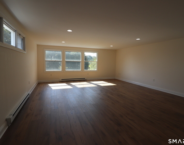 374 Main Street - Photo Thumbnail 5