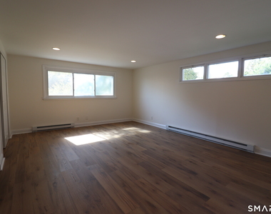 374 Main Street - Photo Thumbnail 9