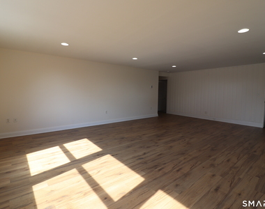 374 Main Street - Photo Thumbnail 2