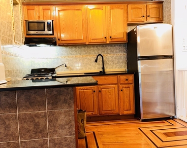 126 Biruta Street - Photo Thumbnail 4