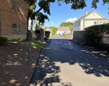 126 Biruta Street - Photo Thumbnail 15
