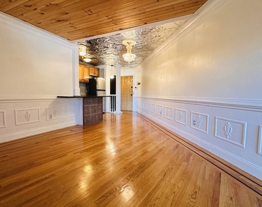 126 Biruta Street - Photo Thumbnail 2