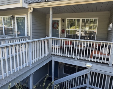10 Manorwood Drive - Photo Thumbnail 2