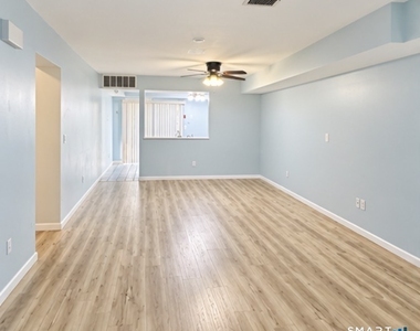 10 Manorwood Drive - Photo Thumbnail 6
