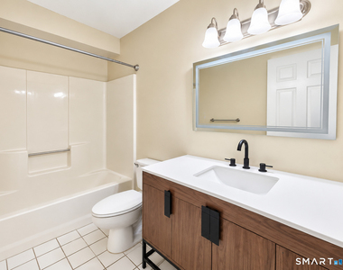 10 Manorwood Drive - Photo Thumbnail 14
