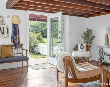 180 Ponus Avenue - Photo Thumbnail 1