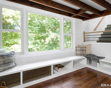 180 Ponus Avenue - Photo Thumbnail 4